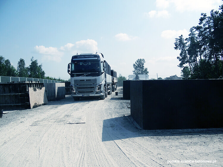 Transport szamb betonowych  w Kołobrzegu